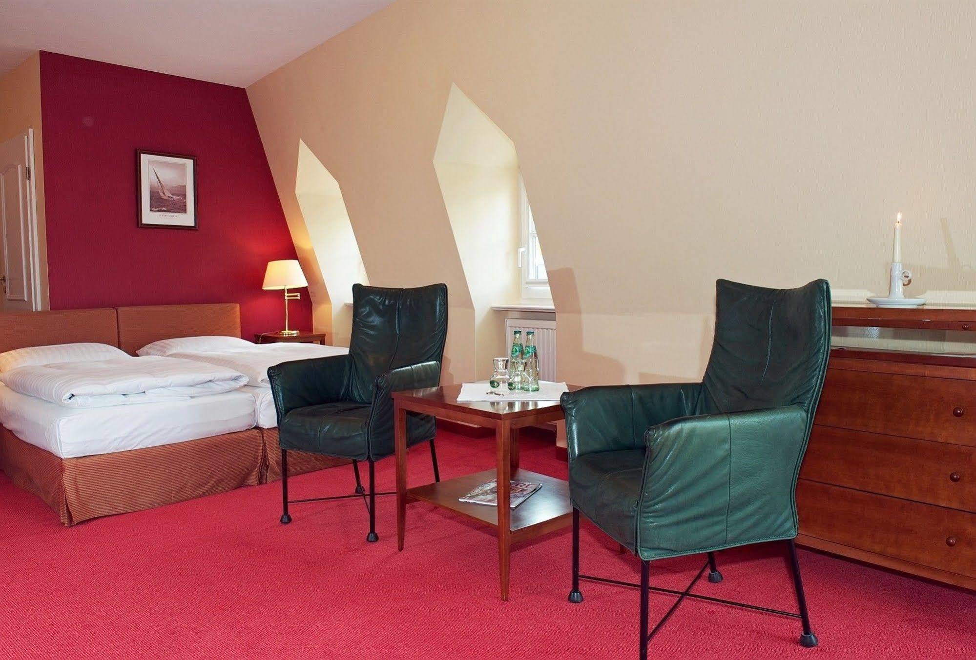 Romantik Hotel Kaufmannshof Берген на Рюген Екстериор снимка